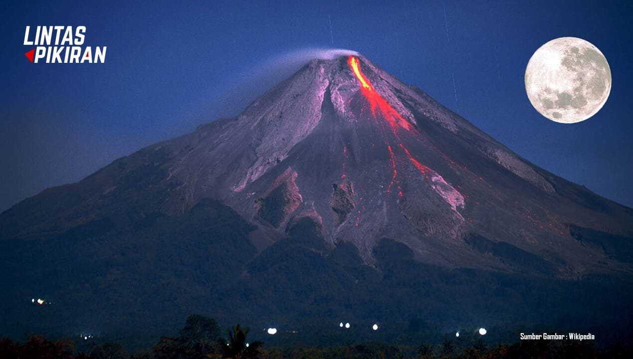 Gunung Merapi (Sumber Gambar : Wikipedia)