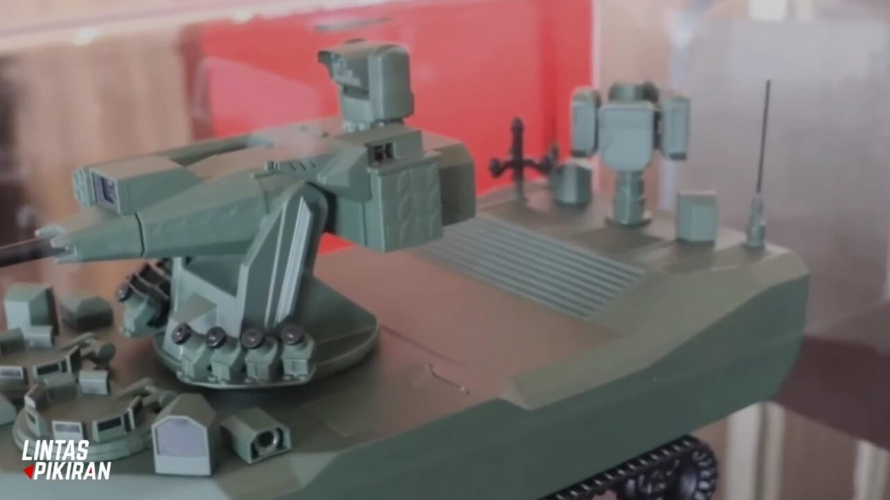 Tampilan Belakang Platform TANK RINGAN P8 